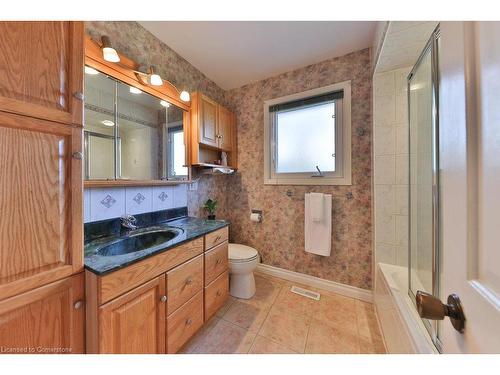 981 Valdese Drive, Mississauga, ON - Indoor Photo Showing Bathroom