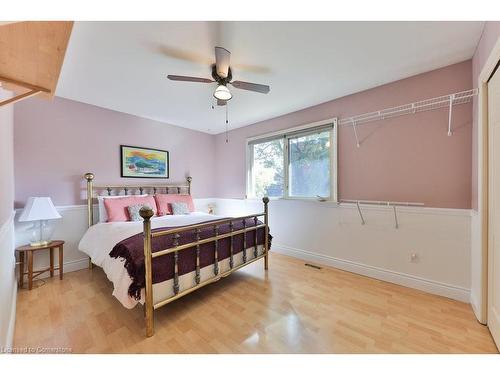 981 Valdese Drive, Mississauga, ON - Indoor Photo Showing Bedroom