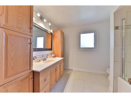 981 Valdese Drive, Mississauga, ON - Indoor Photo Showing Bathroom