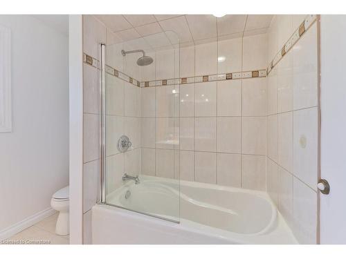 981 Valdese Drive, Mississauga, ON - Indoor Photo Showing Bathroom