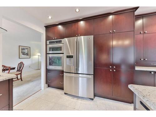 981 Valdese Drive, Mississauga, ON - Indoor Photo Showing Kitchen With Stainless Steel Kitchen