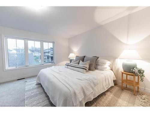 310 Main Street E, Grimsby, ON - Indoor Photo Showing Bedroom