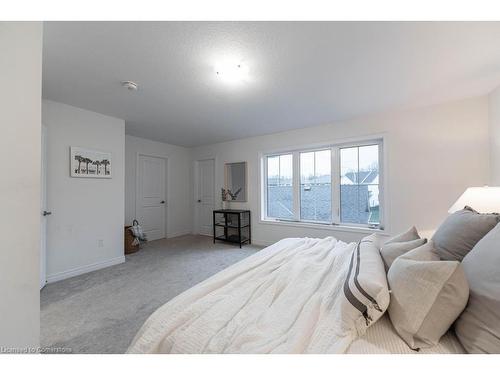 310 Main Street E, Grimsby, ON - Indoor Photo Showing Bedroom