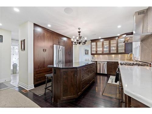 1073 N Service Road, Hamilton, ON - Indoor Photo Showing Kitchen With Upgraded Kitchen