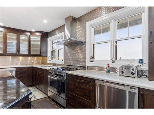 1073 N Service Road, Hamilton, ON - Indoor Photo Showing Kitchen With Double Sink With Upgraded Kitchen