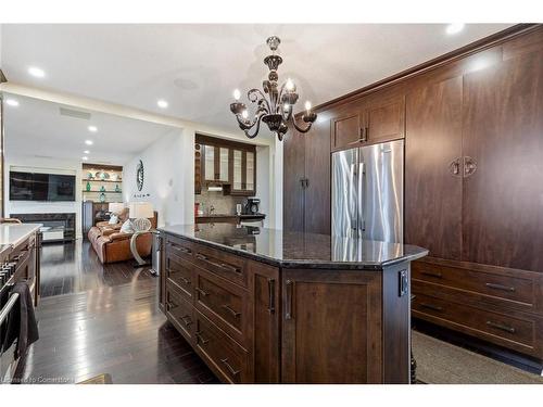 1073 N Service Road, Hamilton, ON - Indoor Photo Showing Kitchen With Upgraded Kitchen