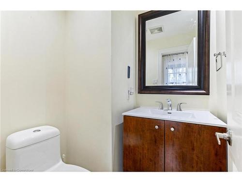 1073 N Service Road, Hamilton, ON - Indoor Photo Showing Bathroom