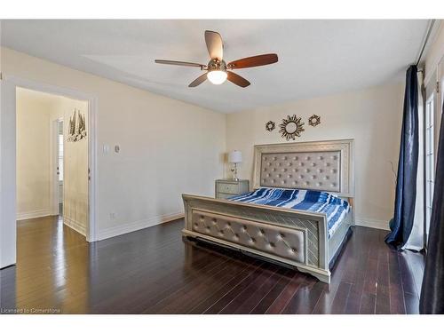 1073 N Service Road, Hamilton, ON - Indoor Photo Showing Bedroom