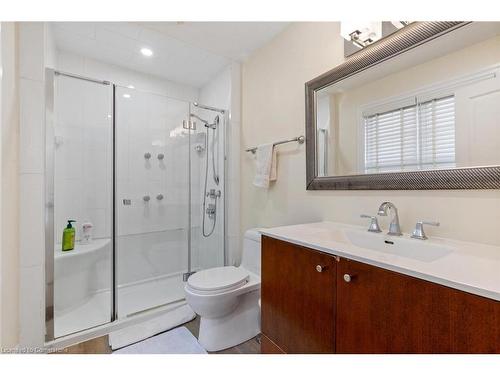 1073 N Service Road, Hamilton, ON - Indoor Photo Showing Bathroom