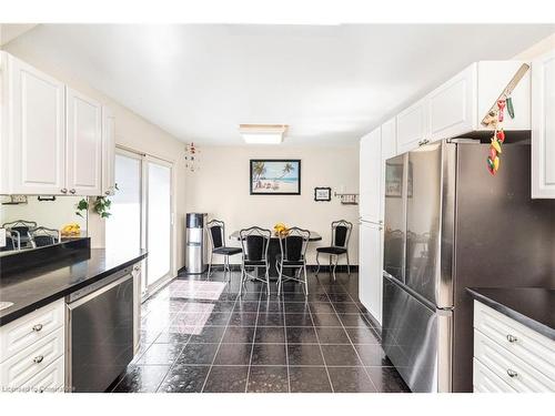 24 Harbinger Drive, Stoney Creek, ON - Indoor Photo Showing Kitchen