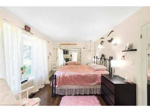 24 Harbinger Drive, Stoney Creek, ON - Indoor Photo Showing Bedroom