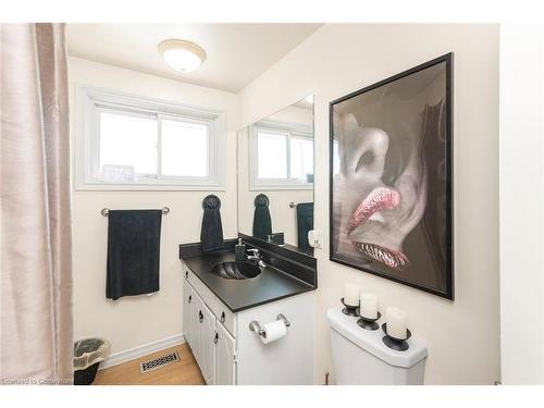 24 Harbinger Drive, Stoney Creek, ON - Indoor Photo Showing Bathroom