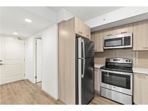 607-220 Cannon Street E, Hamilton, ON - Indoor Photo Showing Kitchen With Stainless Steel Kitchen