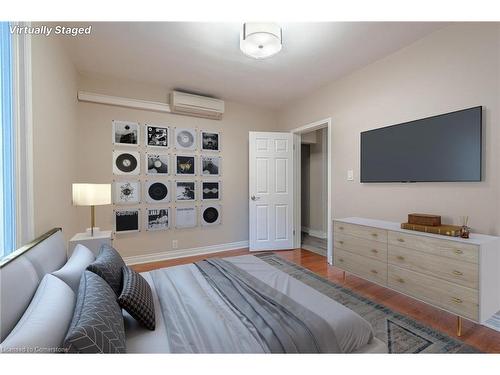 2-138 Bold Street, Hamilton, ON - Indoor Photo Showing Bedroom