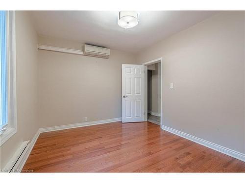 2-138 Bold Street, Hamilton, ON - Indoor Photo Showing Other Room