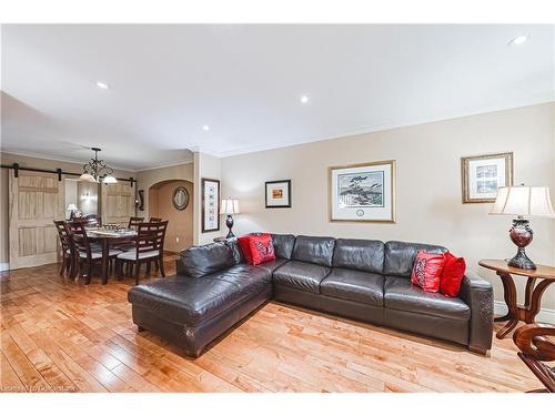 1 South Oval, Hamilton, ON - Indoor Photo Showing Living Room