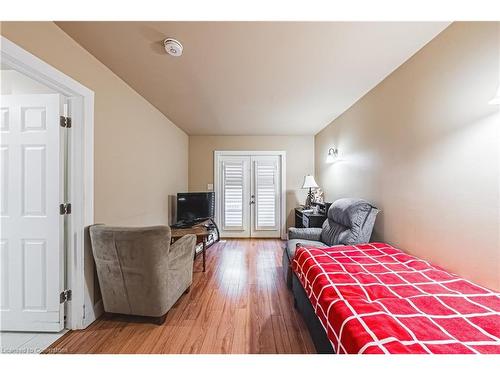 1 South Oval, Hamilton, ON - Indoor Photo Showing Other Room