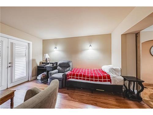 1 South Oval, Hamilton, ON - Indoor Photo Showing Bedroom