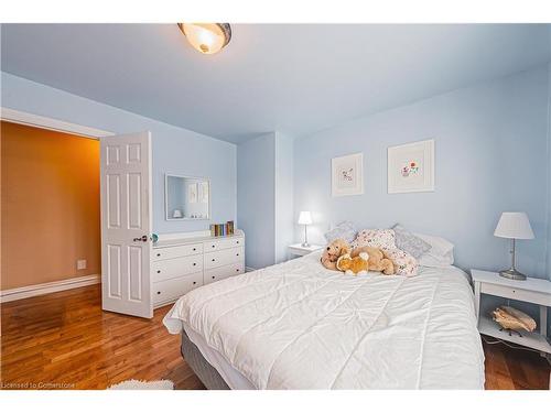 1 South Oval, Hamilton, ON - Indoor Photo Showing Bedroom