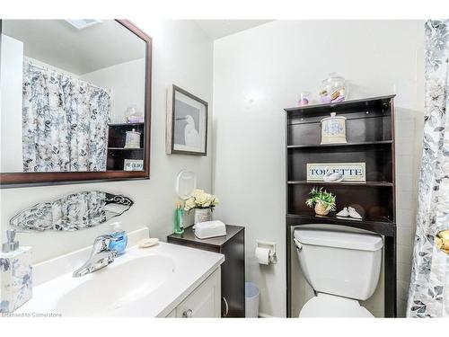 9-523 Parkview Crescent, Cambridge, ON - Indoor Photo Showing Bathroom