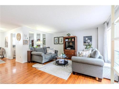 9-523 Parkview Crescent, Cambridge, ON - Indoor Photo Showing Living Room