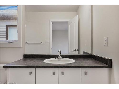 30 Lilac Circle, Caledonia, ON - Indoor Photo Showing Bathroom