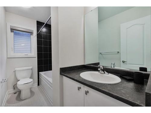 30 Lilac Circle, Caledonia, ON - Indoor Photo Showing Bathroom