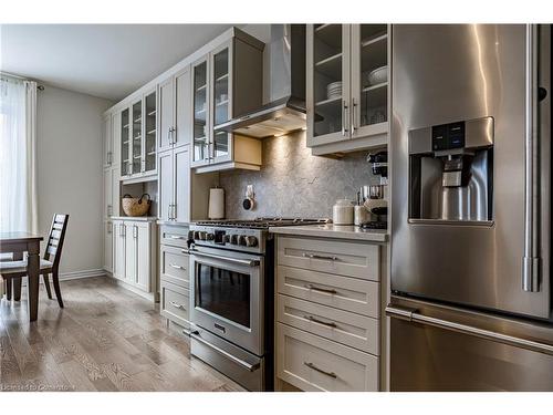 189 Stillwater Crescent, Waterdown, ON - Indoor Photo Showing Kitchen With Stainless Steel Kitchen With Upgraded Kitchen