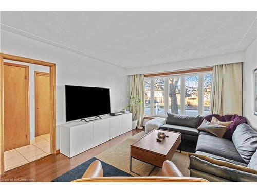 173 Columbia Drive, Hamilton, ON - Indoor Photo Showing Living Room