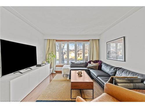 173 Columbia Drive, Hamilton, ON - Indoor Photo Showing Living Room