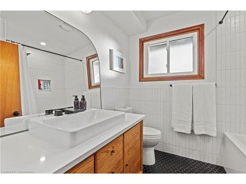 173 Columbia Drive, Hamilton, ON - Indoor Photo Showing Bathroom