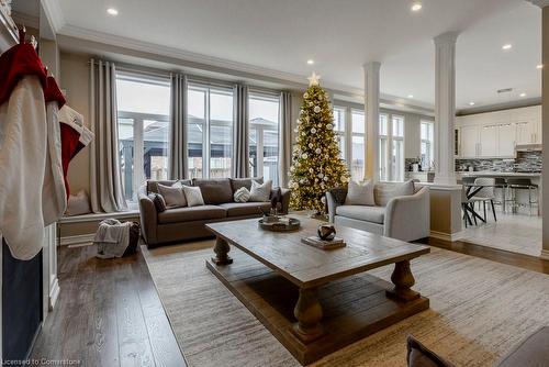 51 Weaver Drive, Ancaster, ON - Indoor Photo Showing Living Room