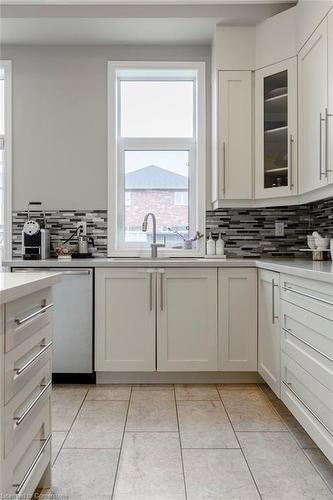 51 Weaver Drive, Ancaster, ON - Indoor Photo Showing Kitchen