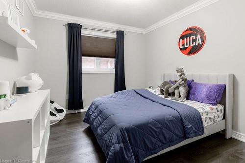 51 Weaver Drive, Ancaster, ON - Indoor Photo Showing Bedroom