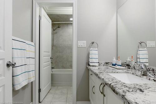 51 Weaver Drive, Ancaster, ON - Indoor Photo Showing Bathroom