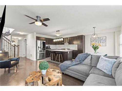 3 Pagebrook Crescent, Stoney Creek, ON - Indoor Photo Showing Living Room