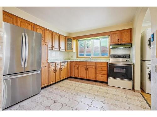 37 Congress Court, Hamilton, ON - Indoor Photo Showing Kitchen