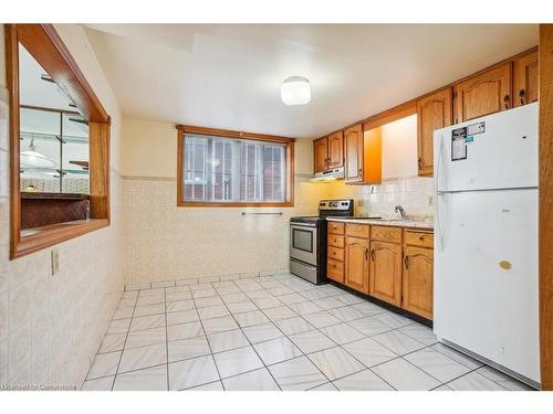 37 Congress Court, Hamilton, ON - Indoor Photo Showing Kitchen