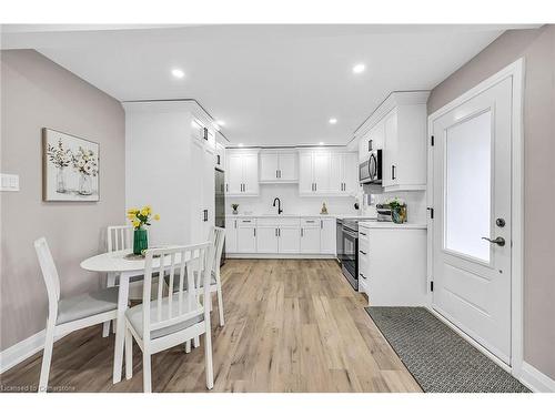 147 Allenby Avenue, Hamilton, ON - Indoor Photo Showing Dining Room