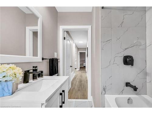 147 Allenby Avenue, Hamilton, ON - Indoor Photo Showing Bathroom