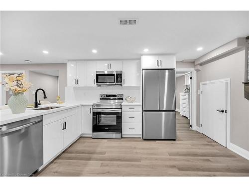 147 Allenby Avenue, Hamilton, ON - Indoor Photo Showing Kitchen With Upgraded Kitchen