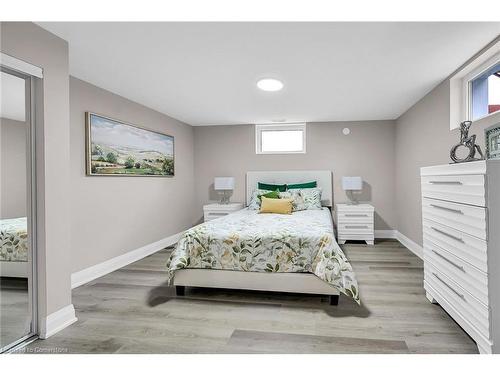 147 Allenby Avenue, Hamilton, ON - Indoor Photo Showing Bedroom