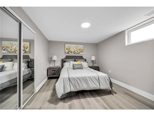 147 Allenby Avenue, Hamilton, ON - Indoor Photo Showing Bedroom