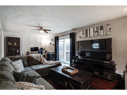 75 Colcrest Street, Hamilton, ON - Indoor Photo Showing Living Room