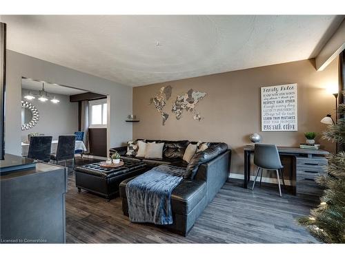 75 Colcrest Street, Hamilton, ON - Indoor Photo Showing Living Room