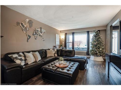 75 Colcrest Street, Hamilton, ON - Indoor Photo Showing Living Room