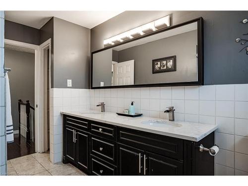 75 Colcrest Street, Hamilton, ON - Indoor Photo Showing Bathroom