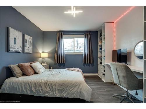 75 Colcrest Street, Hamilton, ON - Indoor Photo Showing Bedroom