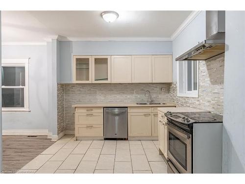 148 Leinster Avenue N, Hamilton, ON - Indoor Photo Showing Kitchen