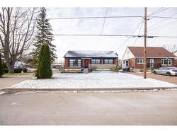 46 Wyngate Avenue  Hamilton, ON L8G 1T2